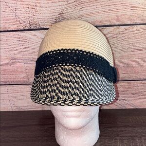 EUC Stylish Black and Tan Women's Straw Hat 22” Surell